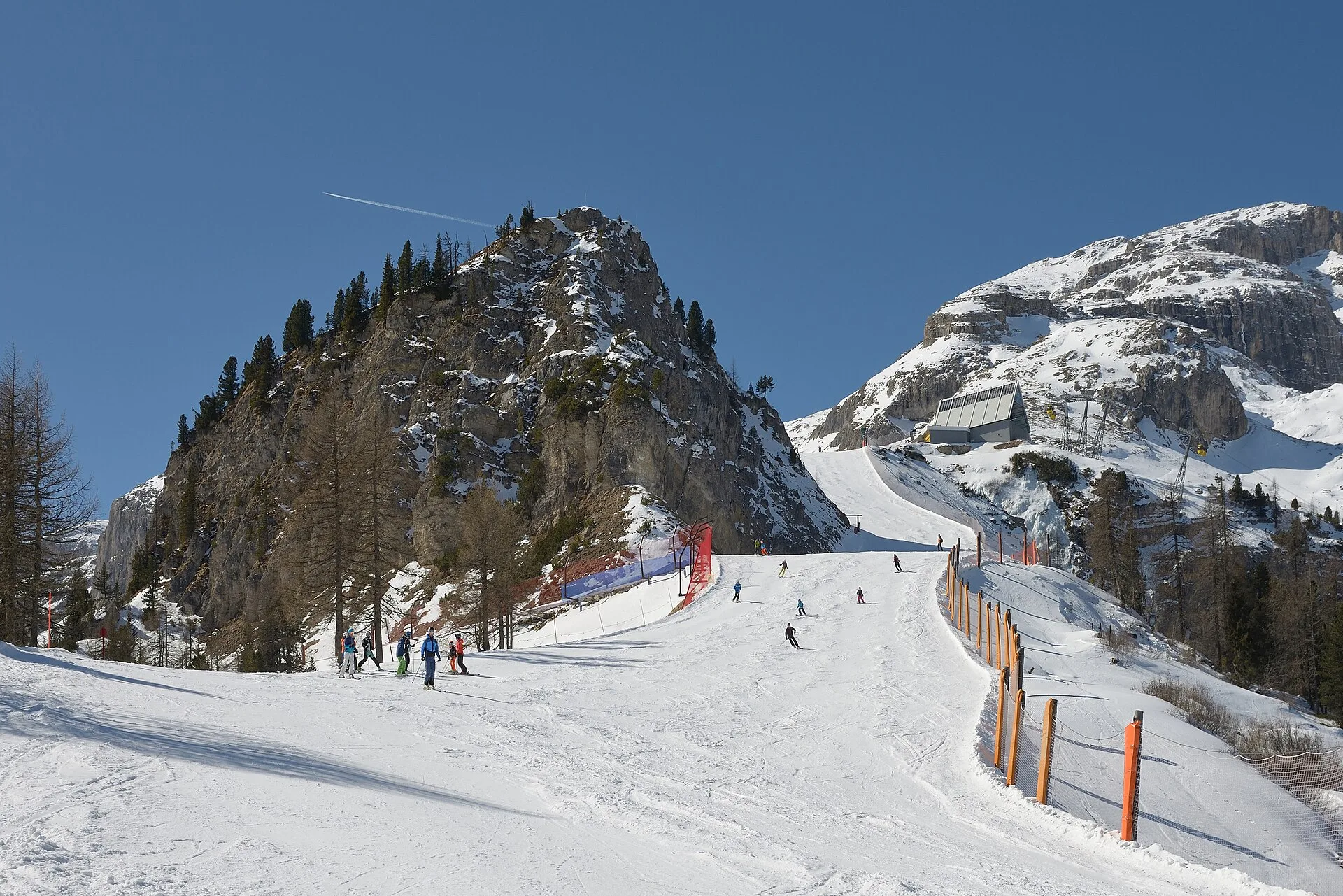 Pista da sci Boè nel gruppo del Sella, Dolomiti