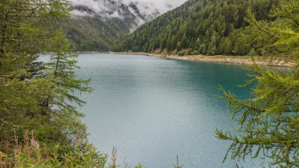 Il lago di Pian Palù nel Parco nazionale dello Stelvio