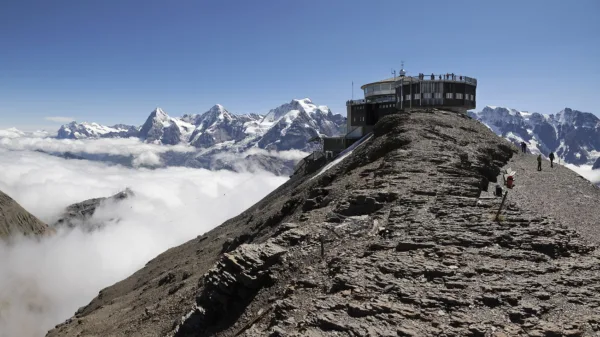 Lo Schilthorn con le Alpi Bernesi