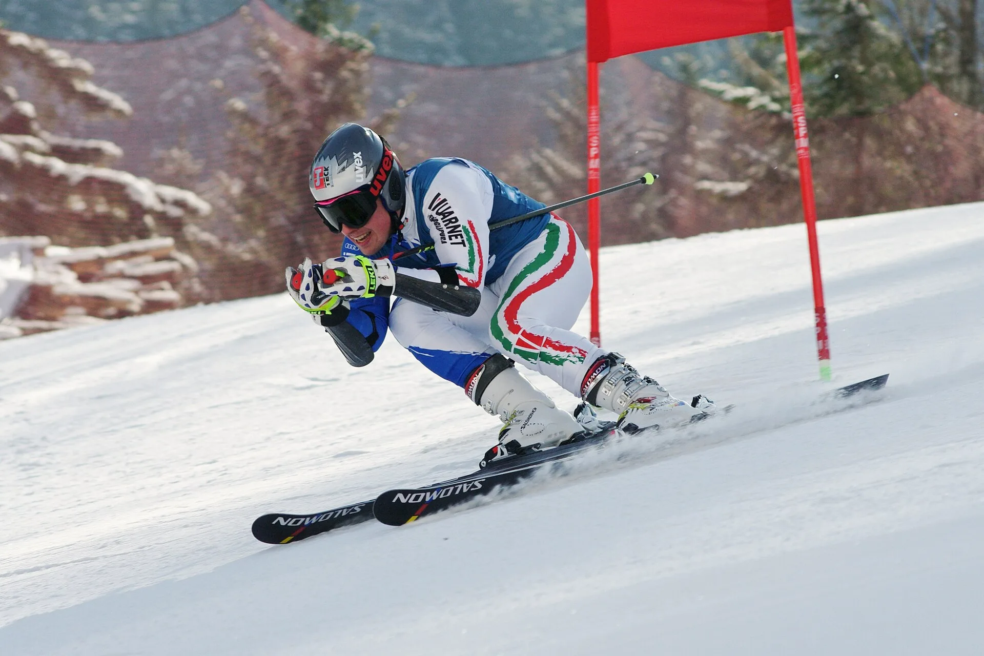 Luca De Aliprandini in gara di slalom gigante FIS a Hinterstoder