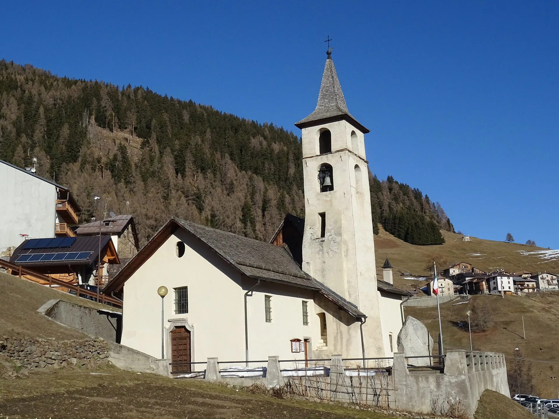 La chiesa di San Cristoforo a Ortisé, in Val di Sole