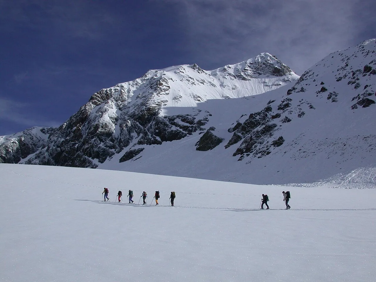 Gruppo di scialpinisti in salita sulla Wildspitze