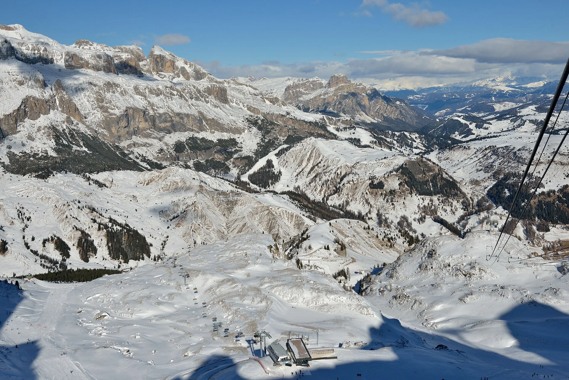Il gruppo del Sella e l'Alta Badia visti da Porta Vescovo